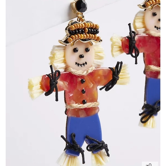 🆕️🦃🎃  SCARECROW STATEMENT EARRING.🎃🦃 - Picture 3 of 4